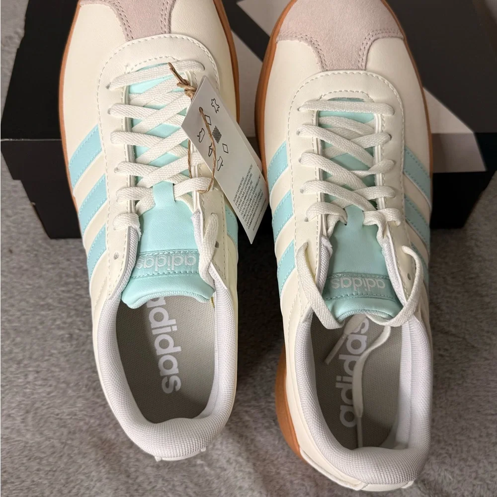 Adidas VL Court Base Sneakers Women’s Size 9 Cream Mint Gum Sole NIB